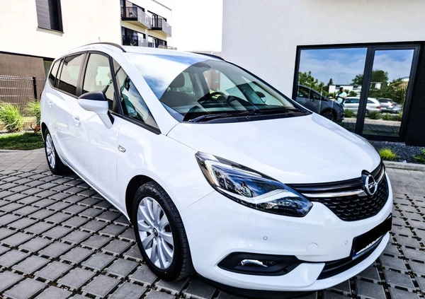 Opel Zafira cena 53900 przebieg: 199999, rok produkcji 2017 z Gniezno małe 301